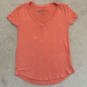 Aeropostale seriously soft peach colored v-neck tee (XS)